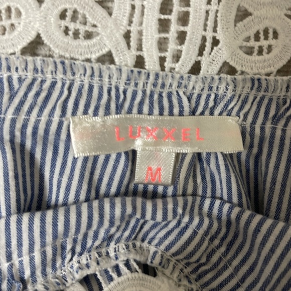 Cold shoulder crop top perfect for summer! - Picture 8 of 10